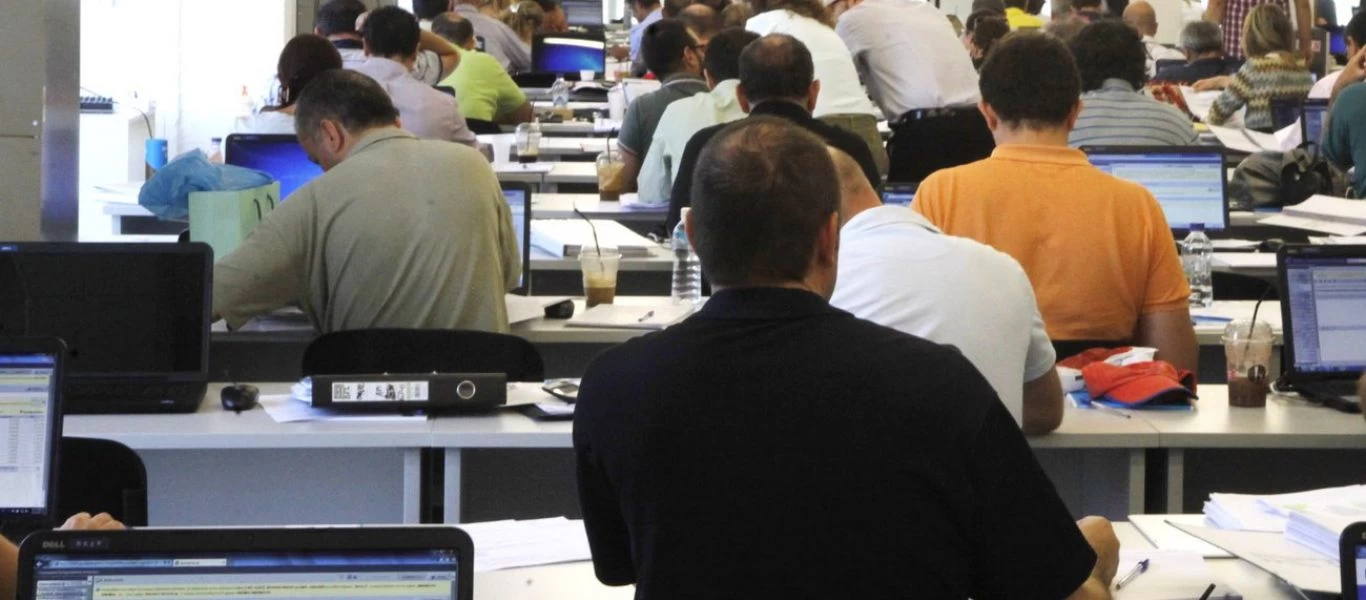 Επιστροφή στα θρανία για πάνω από 20.000 δημόσιους υπάλληλους
